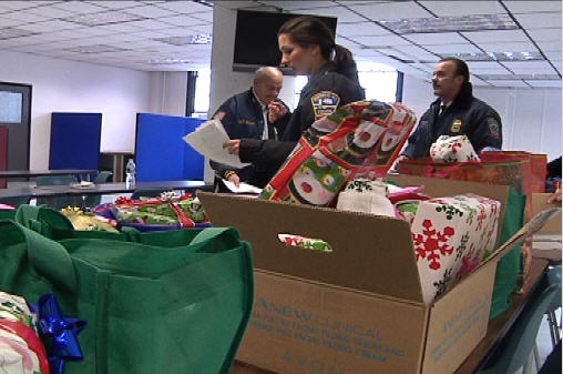 12/20/09: Buffalo Police Reserves deliver holiday gifts to needy families