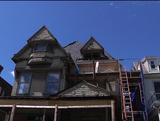 07/01/10: 07/01/10: Niagara St. historic house restoration underway