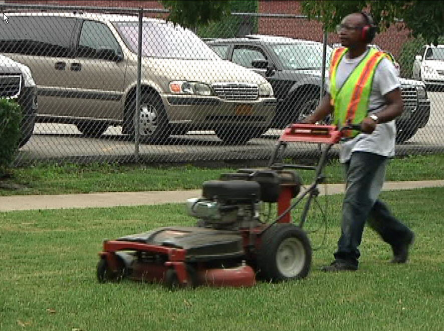 07/28/10: Parolee employment reentry program cleans Buffalo communities