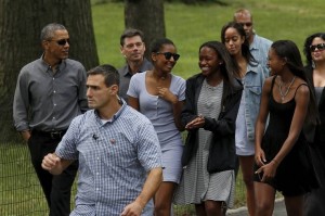 obama daddy daughter NYC